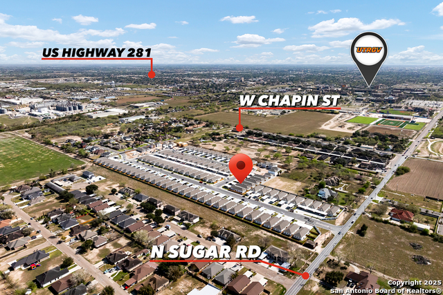 Listing photo id 3 for 1613 Molino Drive N