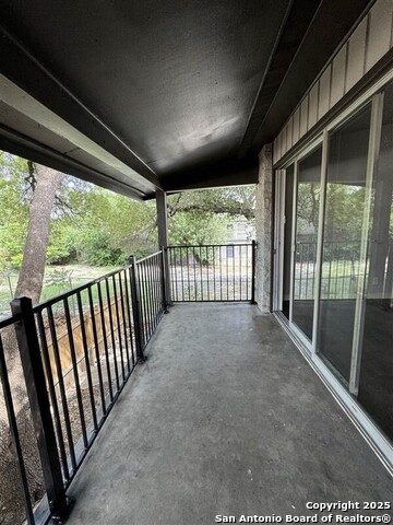 Image 10 of 13 For 520 Gentleman  4