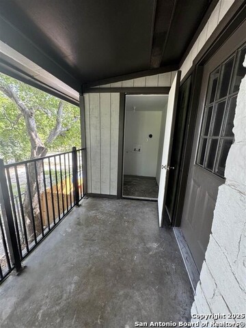 Image 11 of 13 For 520 Gentleman  4