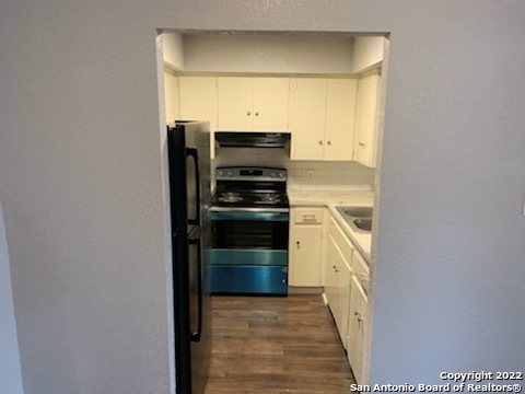 Image 3 of 13 For 520 Gentleman  4