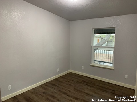 Image 8 of 13 For 520 Gentleman  4