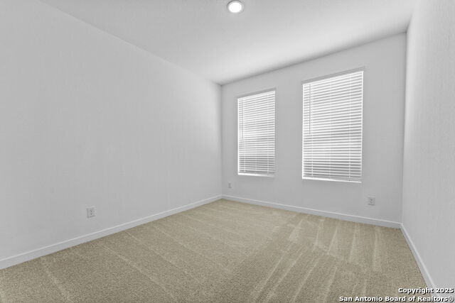 Image 16 of 26 For 732 Horsetail Ln