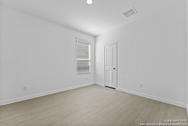 Image 23 of 26 For 732 Horsetail Ln