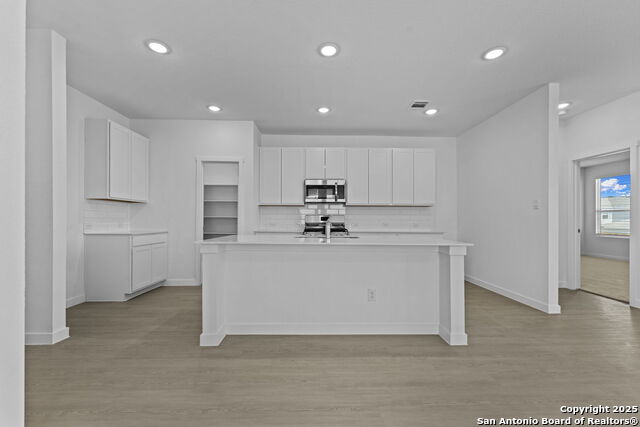 Image 8 of 26 For 732 Horsetail Ln