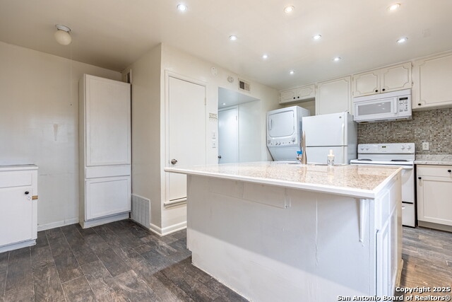 Image 11 of 28 For 6427 Wurzbach  Apt 24