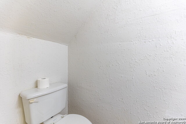 Image 24 of 28 For 6427 Wurzbach  Apt 24