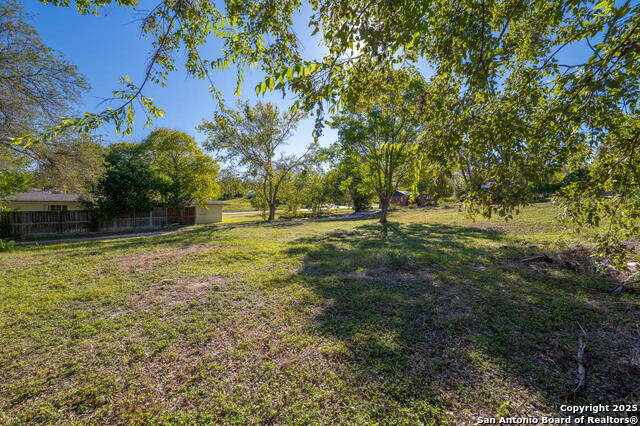 Image 2 of 10 For 529 Geneseo