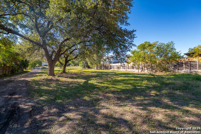 Image 7 of 10 For 529 Geneseo