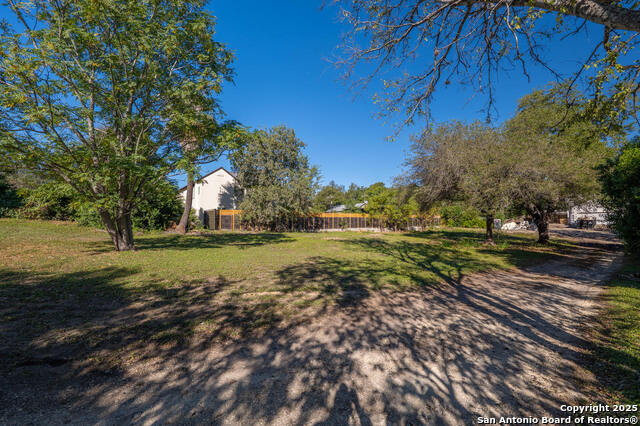 Image 9 of 10 For 529 Geneseo