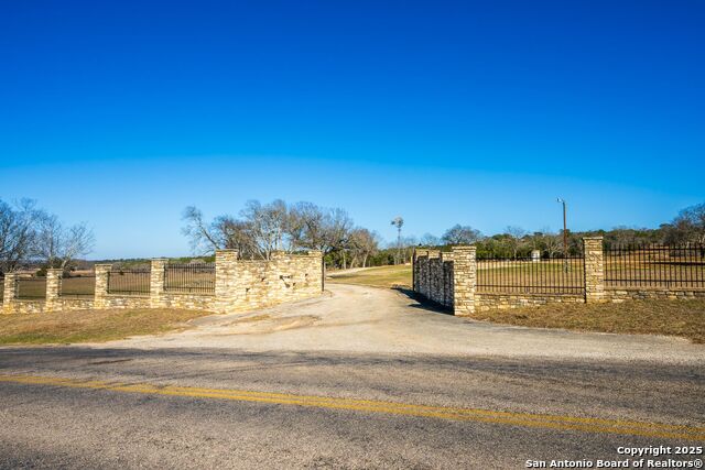 Image 5 of 20 For 327 Waring Welfare Road