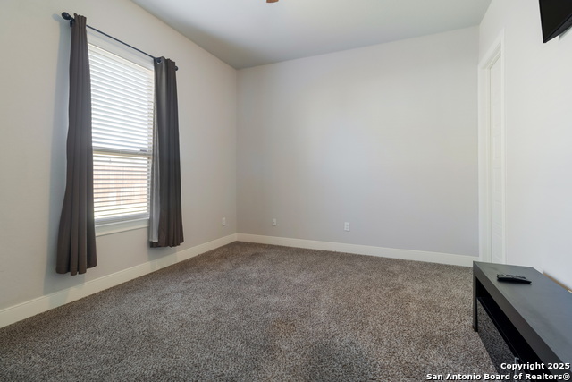 Image 22 of 35 For 10588 Gage Park