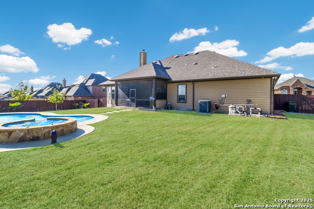 Image 32 of 35 For 10588 Gage Park