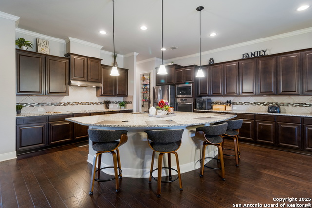 Image 6 of 35 For 10588 Gage Park