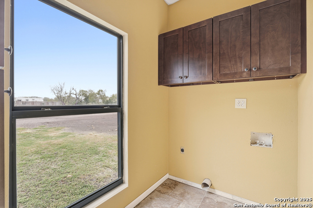 Image 16 of 32 For 9455 Foster Rd S