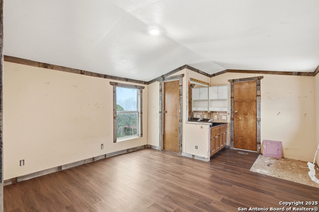 Image 20 of 32 For 9455 Foster Rd S