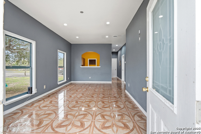 Image 5 of 32 For 9455 Foster Rd S