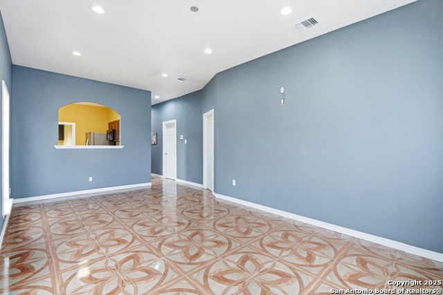 Image 7 of 32 For 9455 Foster Rd S