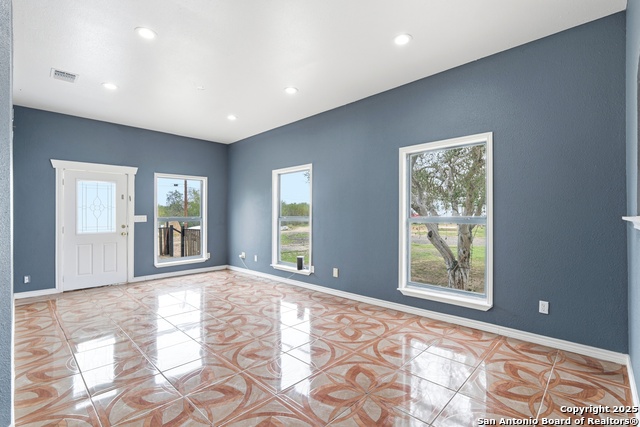 Image 8 of 32 For 9455 Foster Rd S