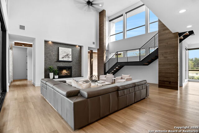 Listing photo id 8 for 211 Wellesley Hill