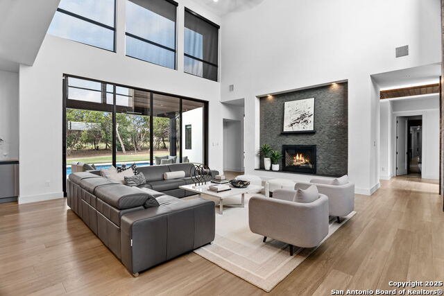 Listing photo id 7 for 211 Wellesley Hill