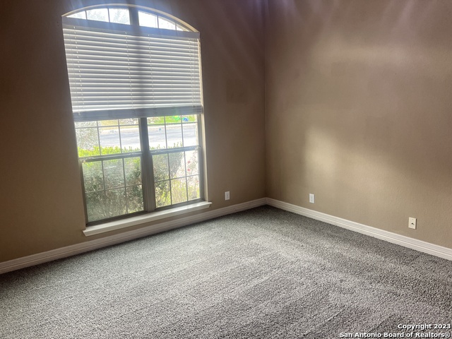 Image 16 of 21 For 2431 Tremonto