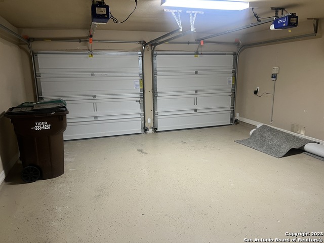 Image 18 of 21 For 2431 Tremonto