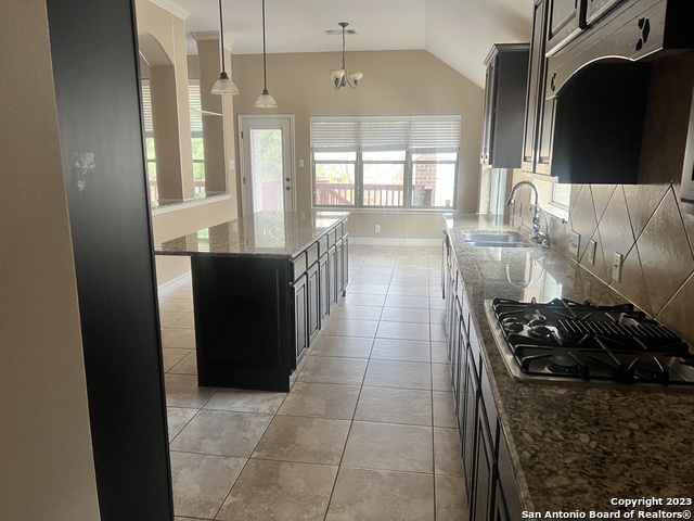 Image 5 of 21 For 2431 Tremonto