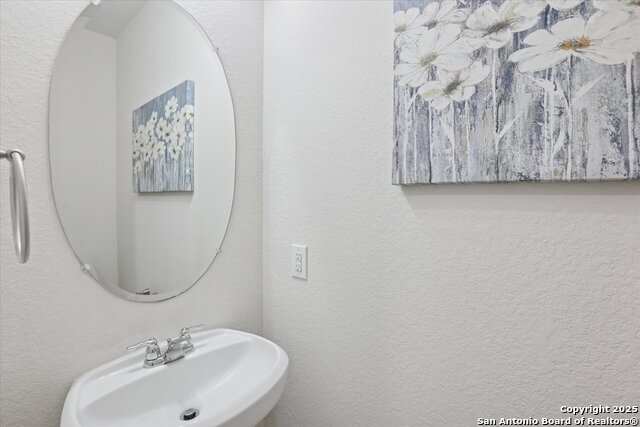 Image 6 of 36 For 715 Gallorette