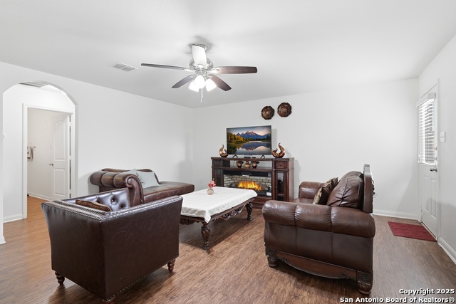 Listing photo id 9 for 12251 Siragusa