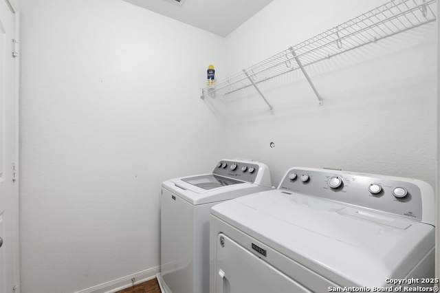 Listing photo id 12 for 12251 Siragusa