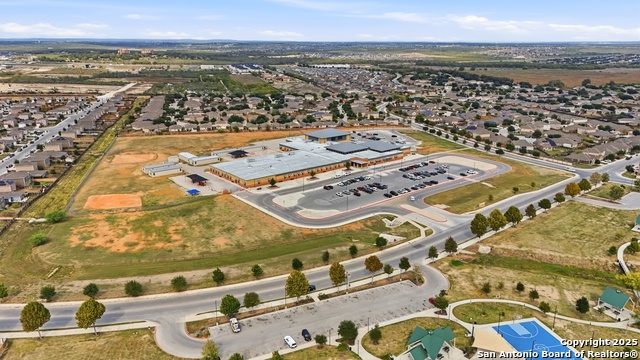 Listing photo id 30 for 12251 Siragusa