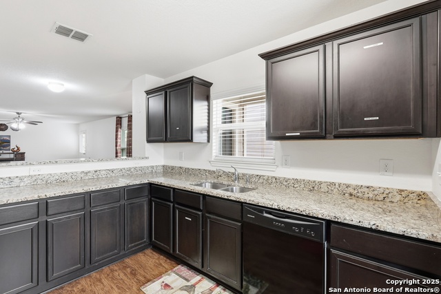 Listing photo id 2 for 12251 Siragusa