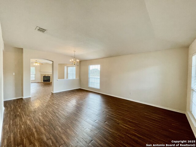 Image 3 of 29 For 102 Lindseys