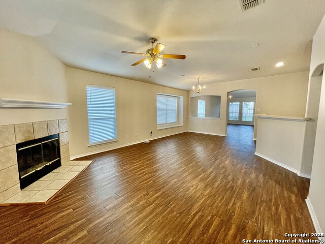 Image 8 of 29 For 102 Lindseys