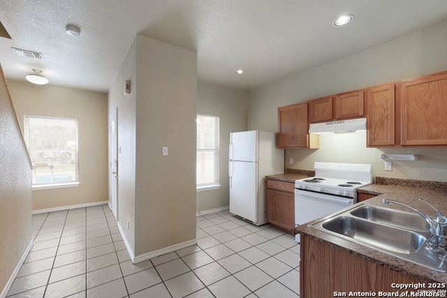 Image 3 of 15 For 4616 Swann  