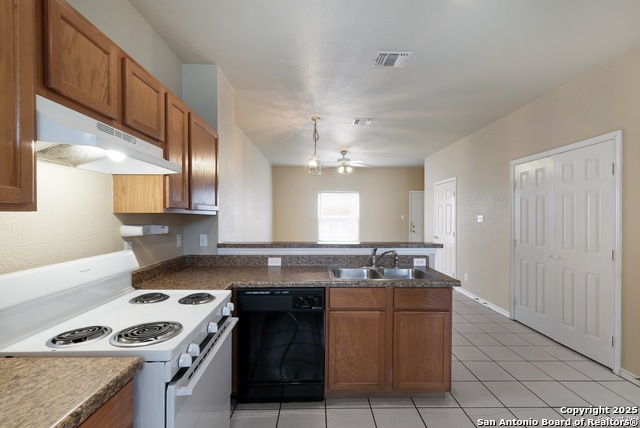 Image 4 of 15 For 4616 Swann  