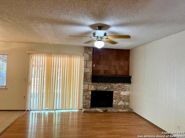 Image 4 of 16 For 5959 Oak Run St