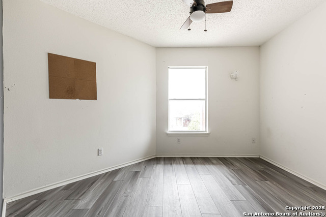 Image 15 of 28 For 5615 Camry Springs