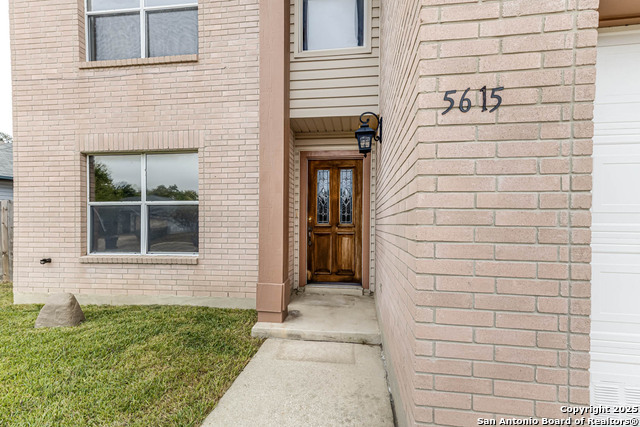 Image 2 of 28 For 5615 Camry Springs