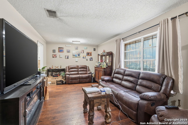 Image 3 of 18 For 6810 Twinspur