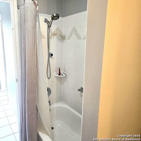 Image 21 of 27 For 23007 Breeze St S