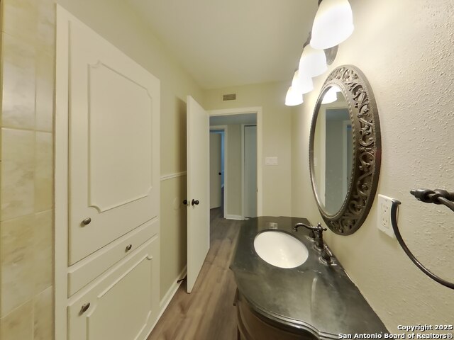 Image 17 of 22 For 418 Tammy  