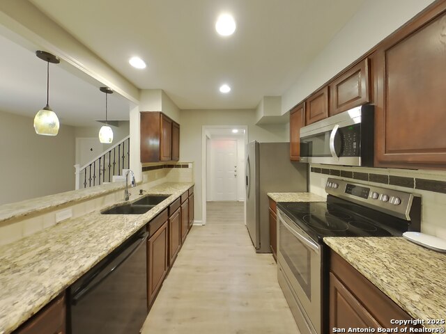 Image 6 of 22 For 418 Tammy  