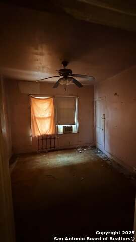 Image 16 of 17 For 906 Canton  