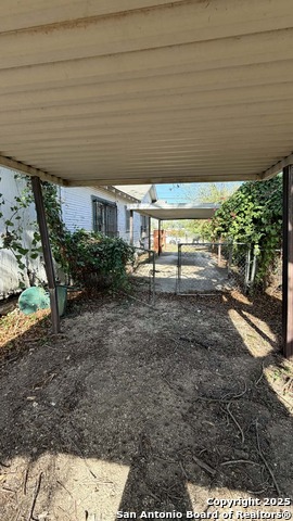 Image 5 of 17 For 906 Canton  