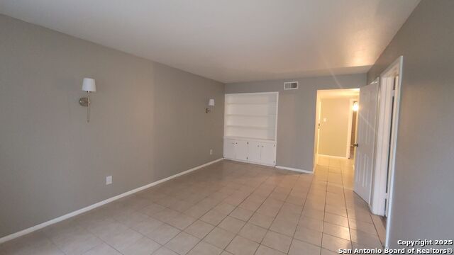 Image 3 of 15 For 516 Gentleman  5