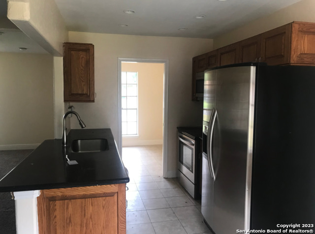 Image 4 of 14 For 5643 Sir Gareth Dr