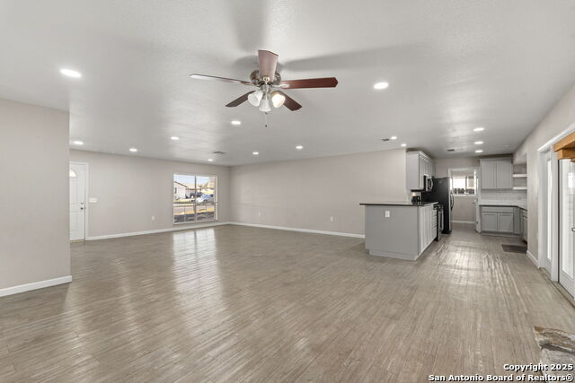 Image 10 of 39 For 12714 La Fonda