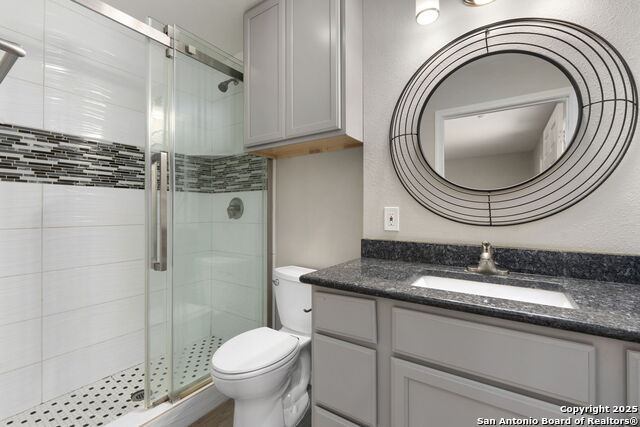 Image 30 of 39 For 12714 La Fonda