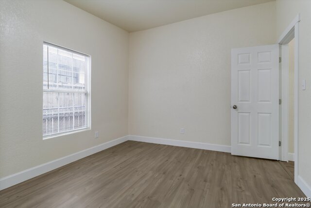 Image 18 of 25 For 130 Southcross Blvd E